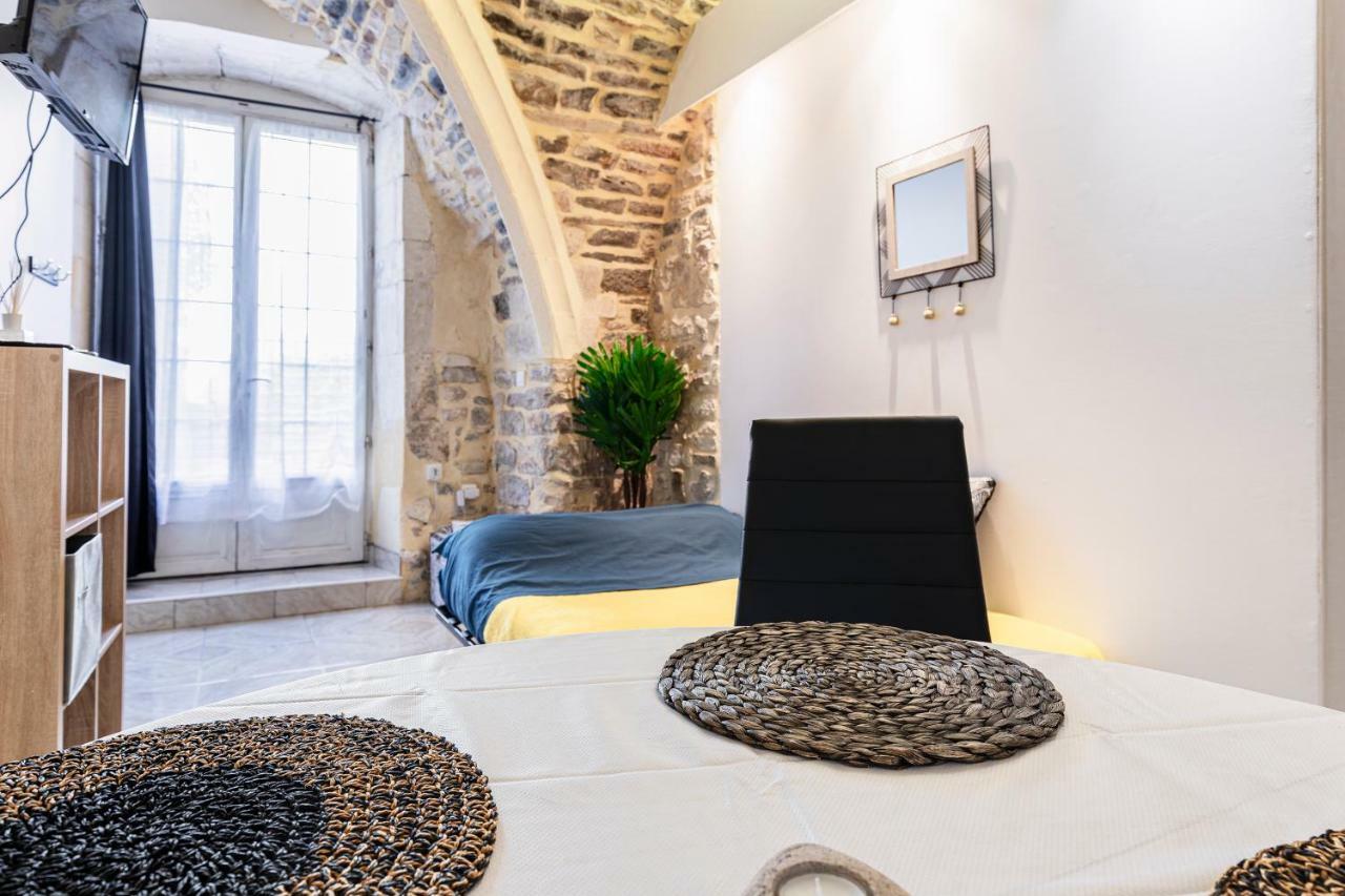 Calme Cocon Troglodyte Au Coeur De La Ville Apartment Nimes Exterior photo